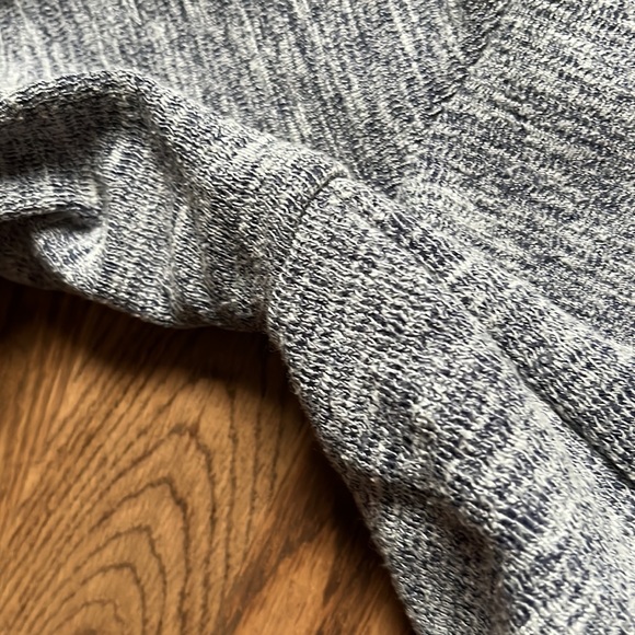 Blue/grey Banana Republic sweater. - Picture 3 of 3